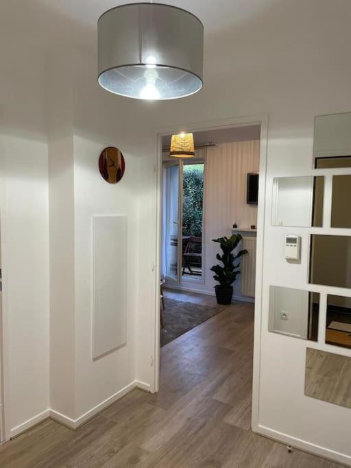 Studio 28 M2 & Jardin Privatif 20 M2 Montigny-le-Bretonneux Buitenkant foto