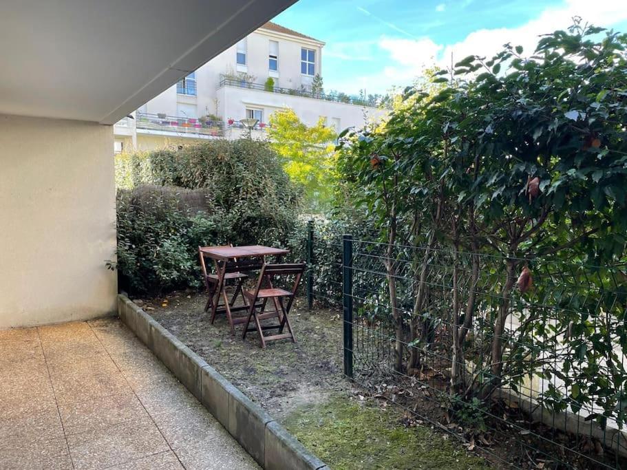 Studio 28 M2 & Jardin Privatif 20 M2 Montigny-le-Bretonneux Buitenkant foto