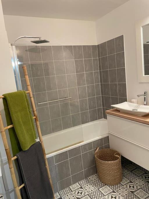 Studio 28 M2 & Jardin Privatif 20 M2 Montigny-le-Bretonneux Buitenkant foto